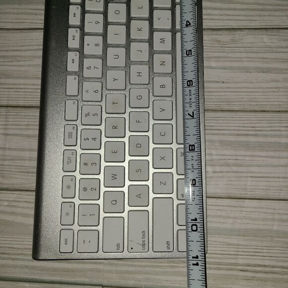 Apple Wireless Bluetooth Magic Keyboard A1314 Silver Slim Mini Keyboard - Picture 9 of 10